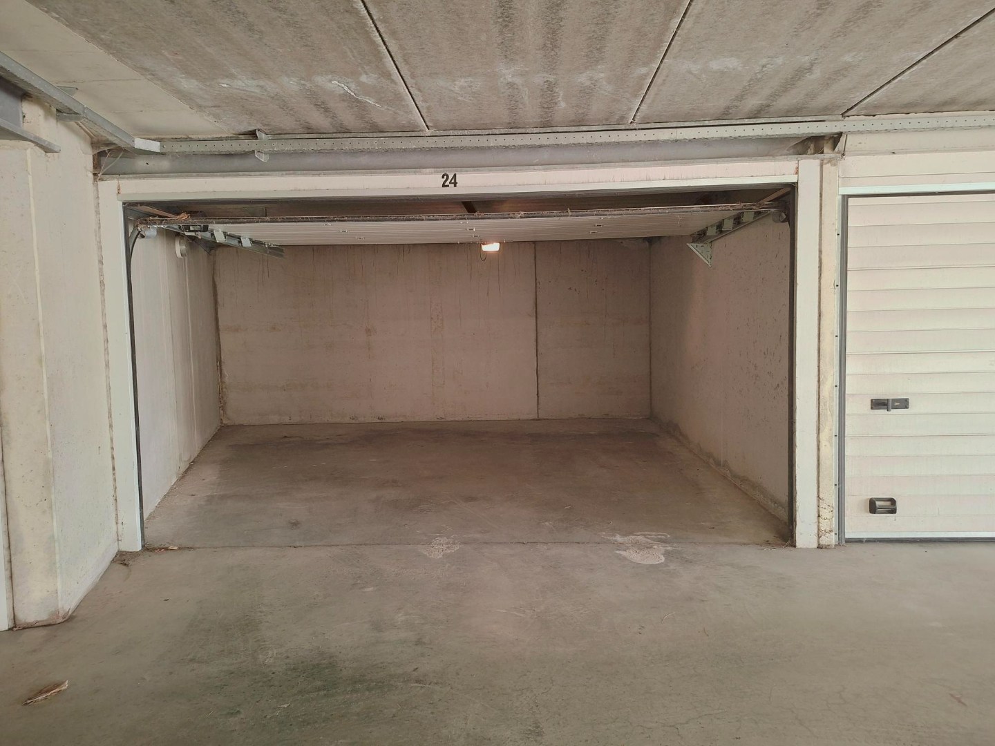 Ruime garagebox op wandelafstand van het strand – Zeebrugge 