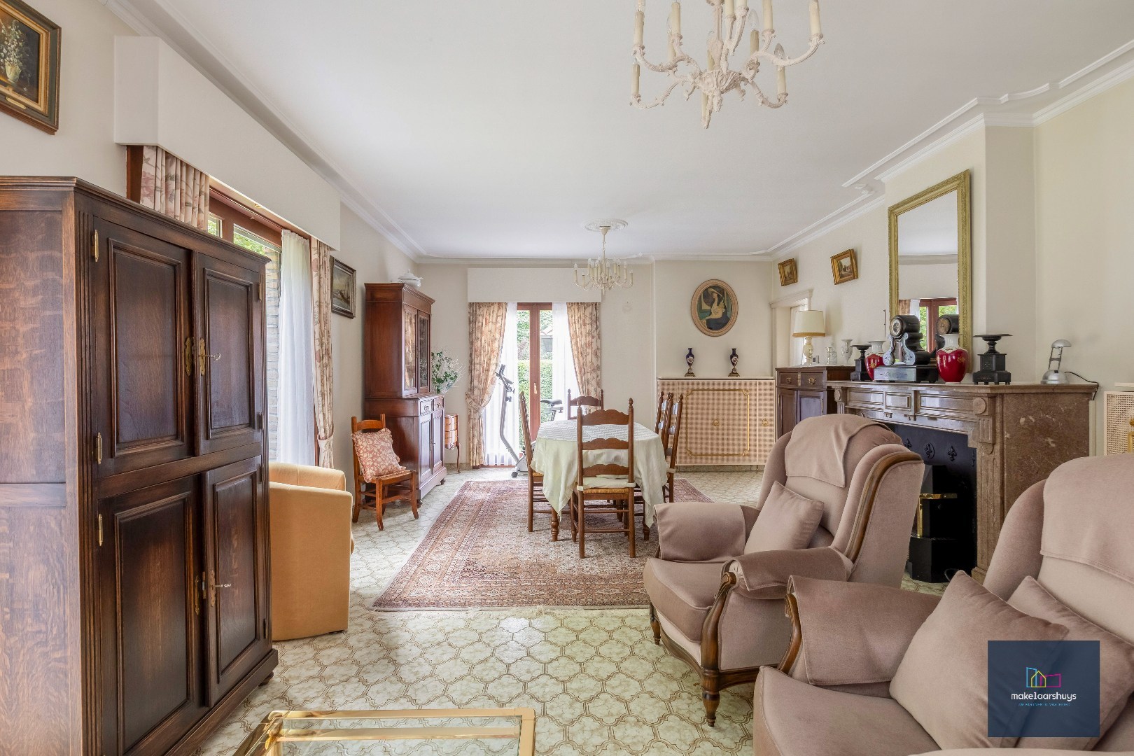 VERKOCHT !!! Goed onderhouden bungalow nabij centrum Mariakerke 