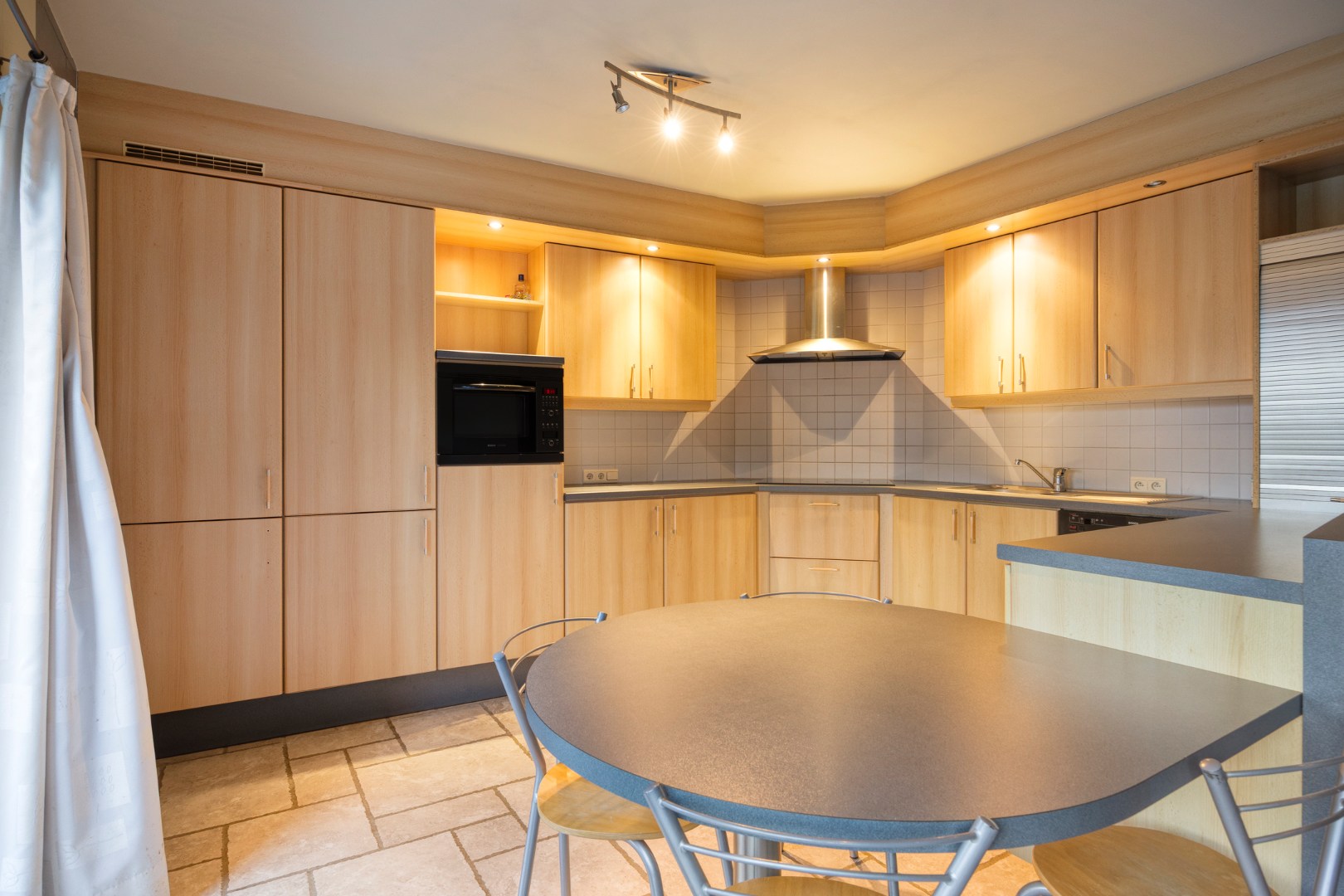 Instapklaar appartement met 3 slpk. in centrum Olmen 