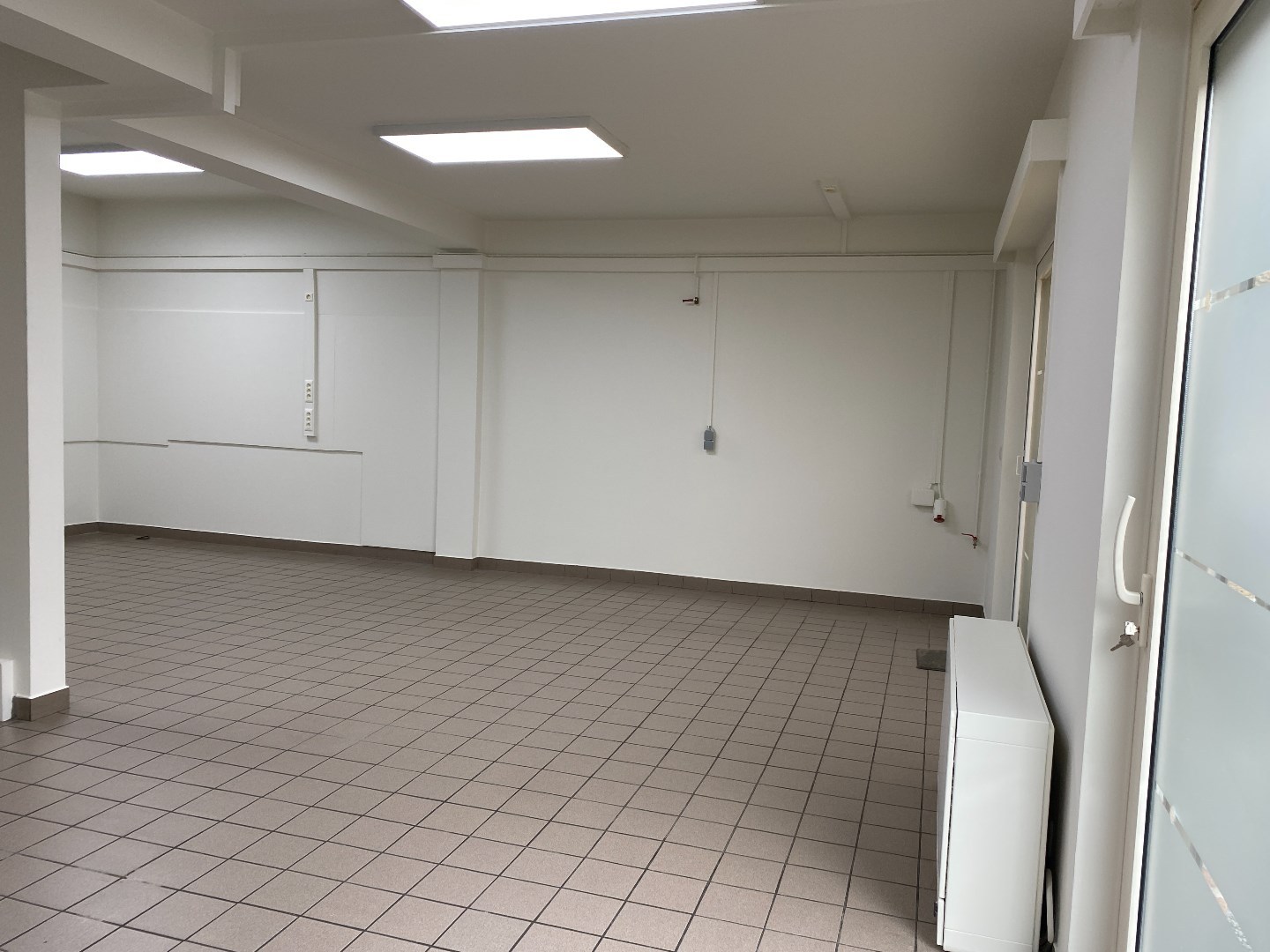 Commercieel handelspand op de Grote Steenweg te Olsene 