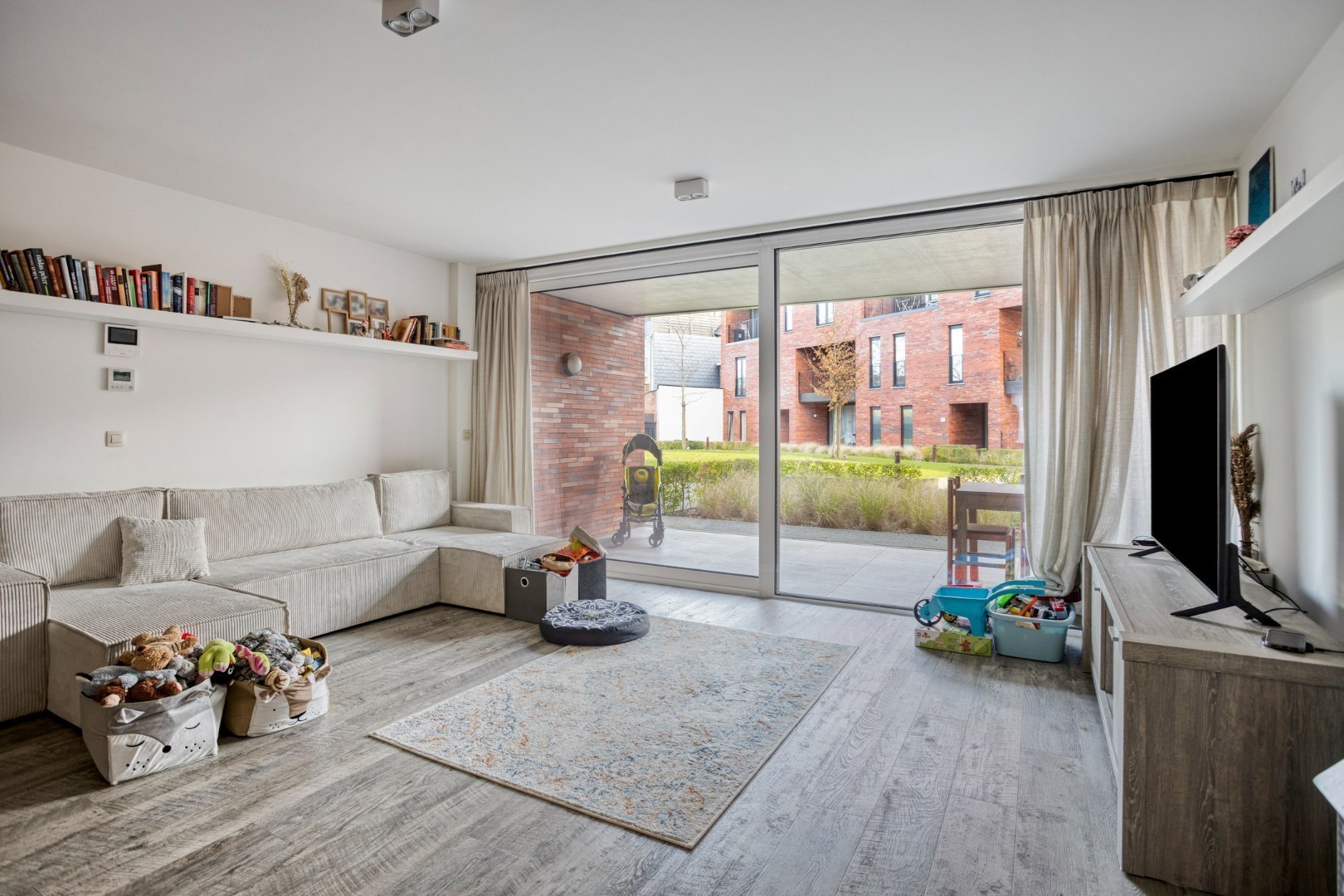 Recent en energiezuinig gelijkvloers appartement met 2 slpk. In Geel-centrum 