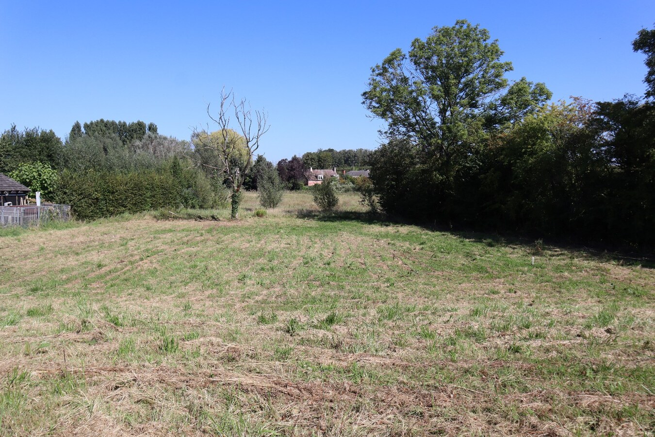 Bouwgrond Handelspand + Eengezinswoning 23 are 49 ca 