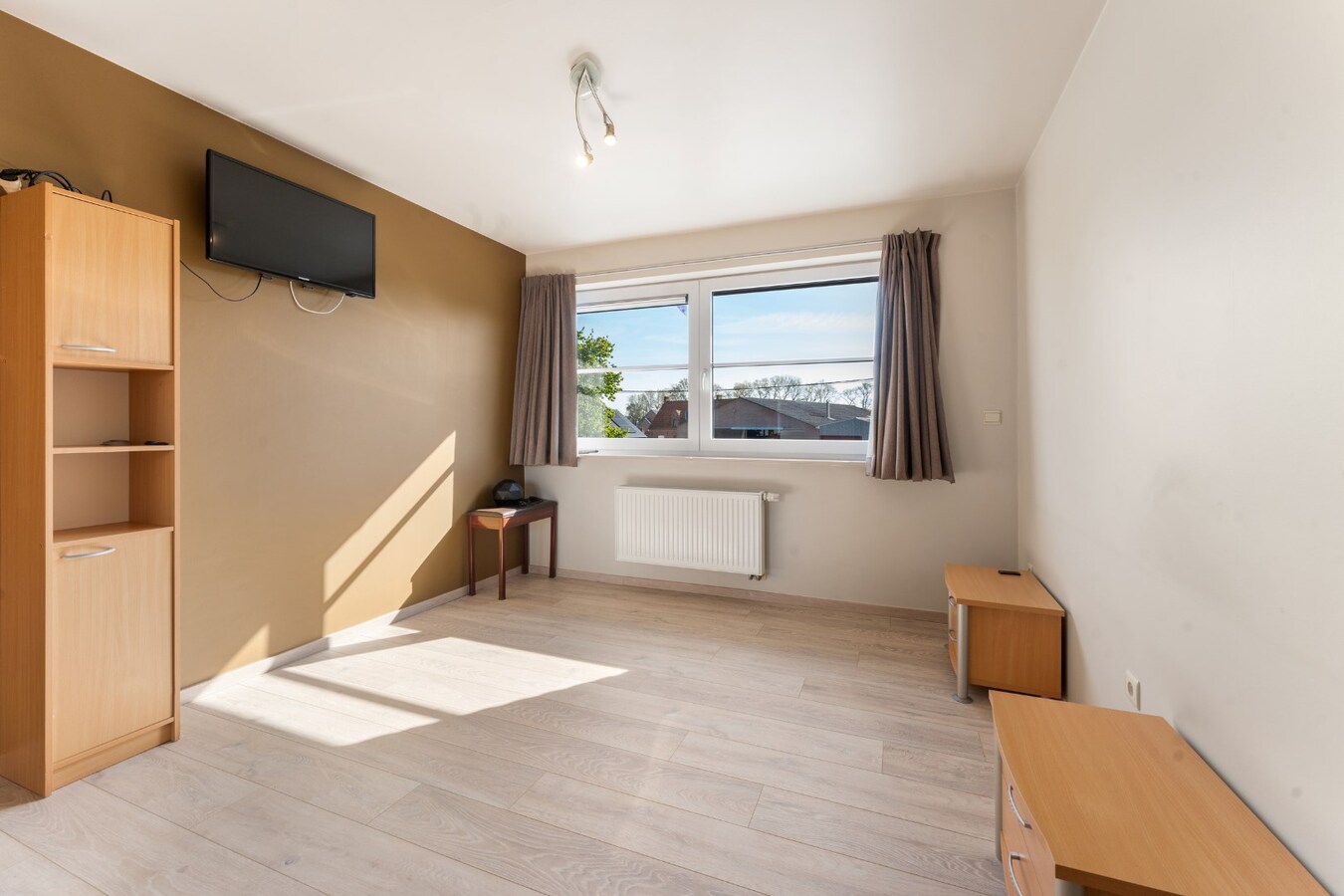 Instapklare woning met 3 slaapkamers en garage te Leke 