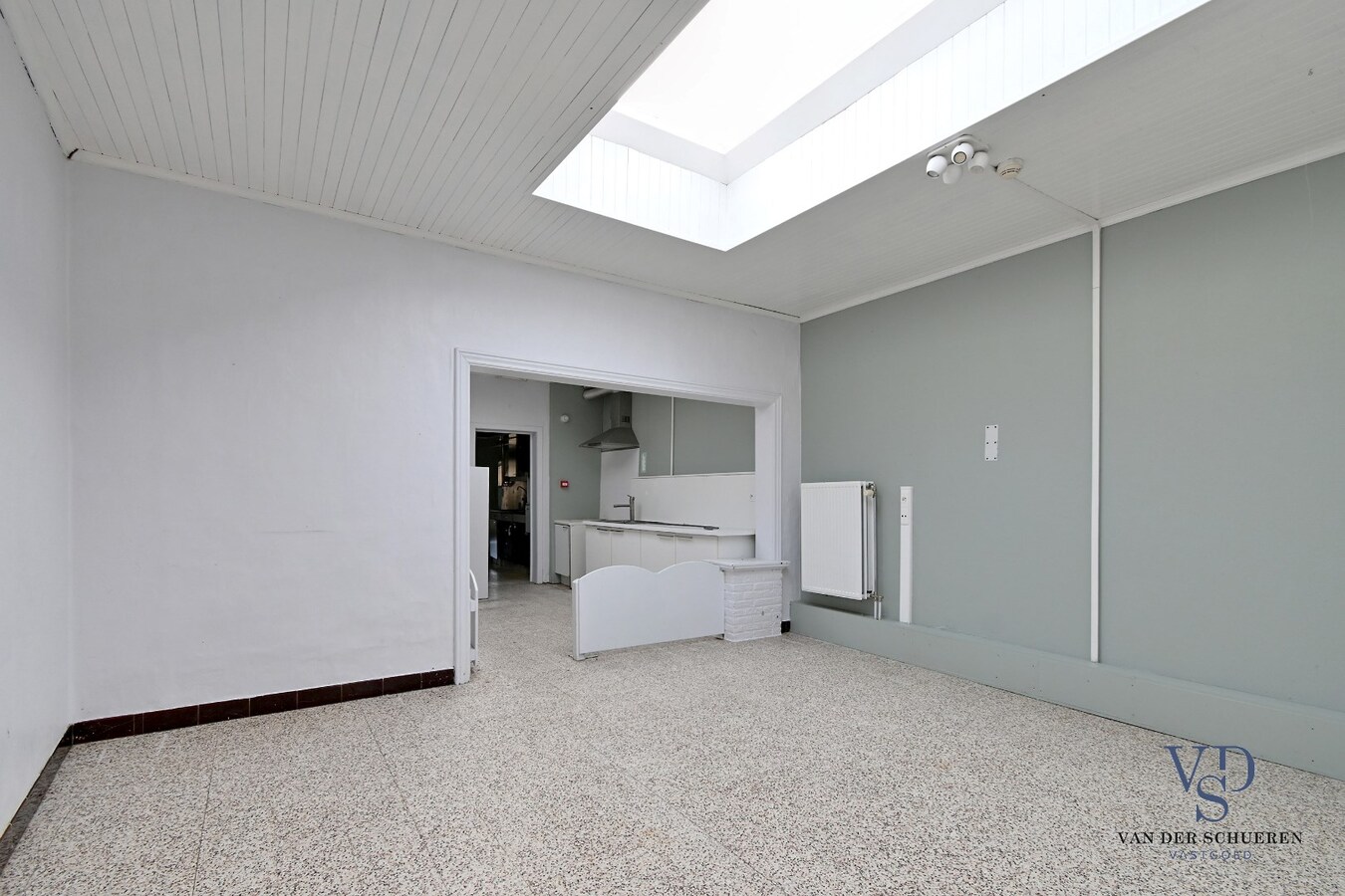 Uniek handelspand met woongedeelte in hartje Eine ! 