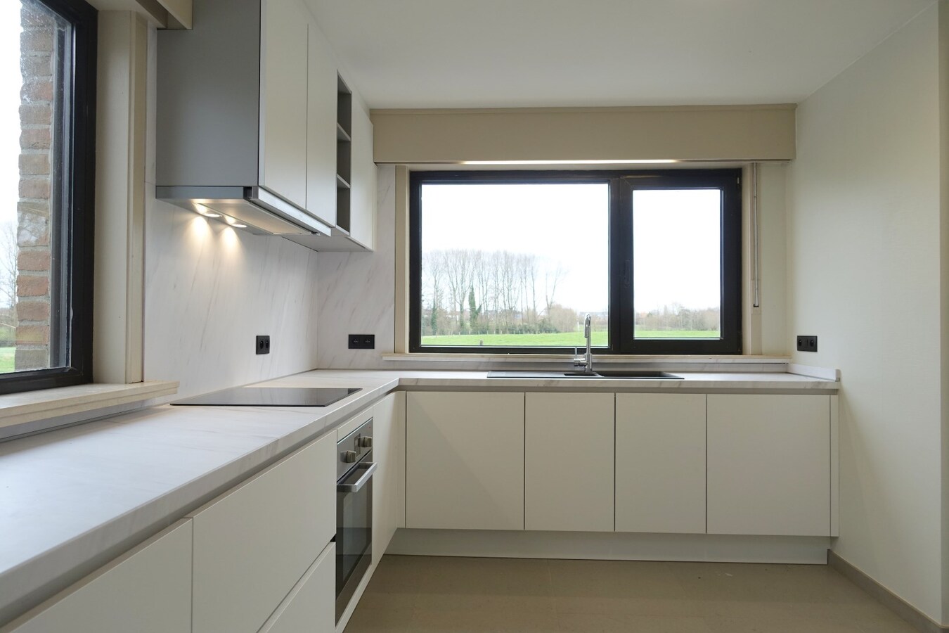 Landelijk gelegen woning met loods! 