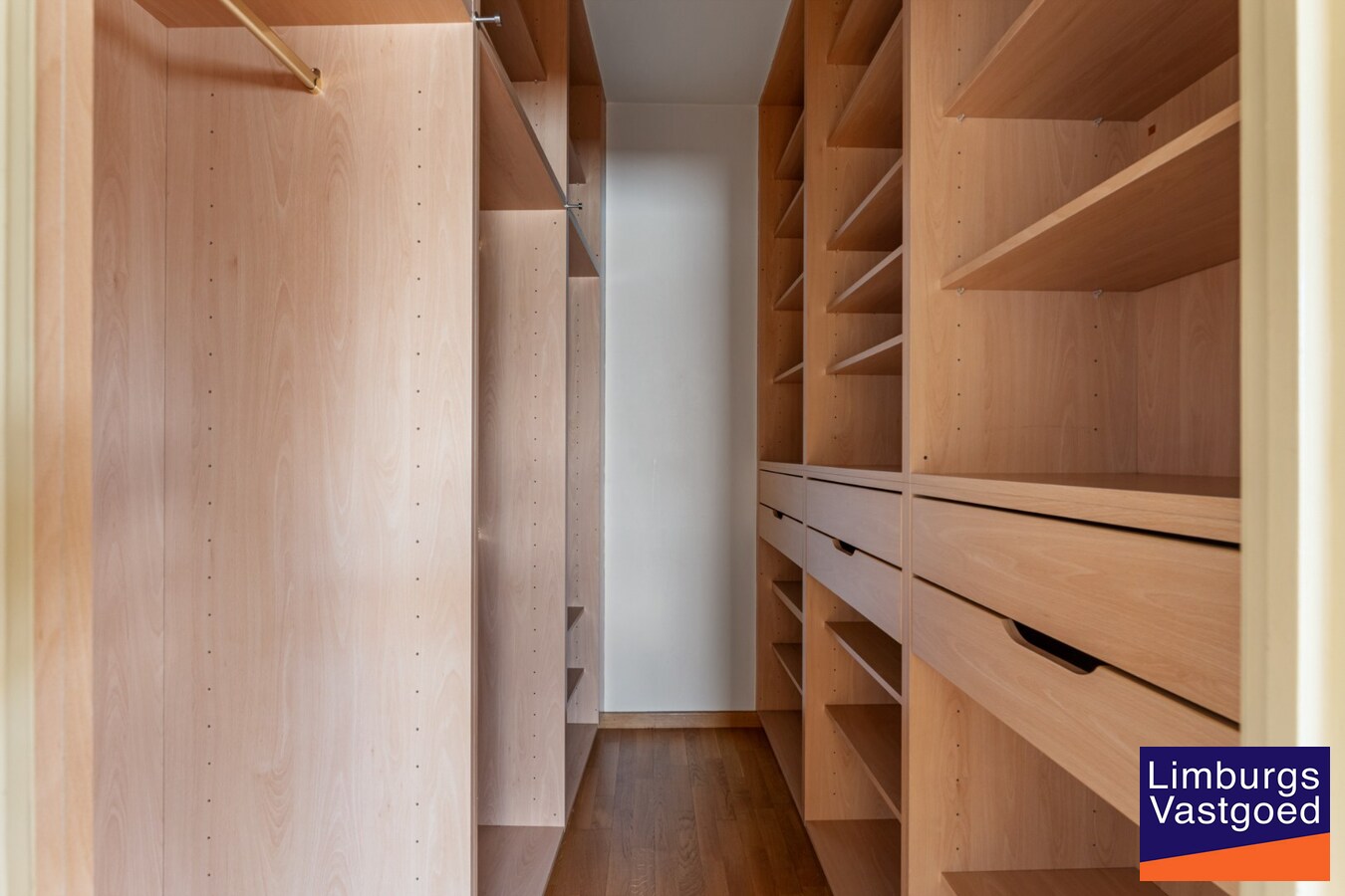 Handelshuis op commerciële topligging aan de Grote Markt 