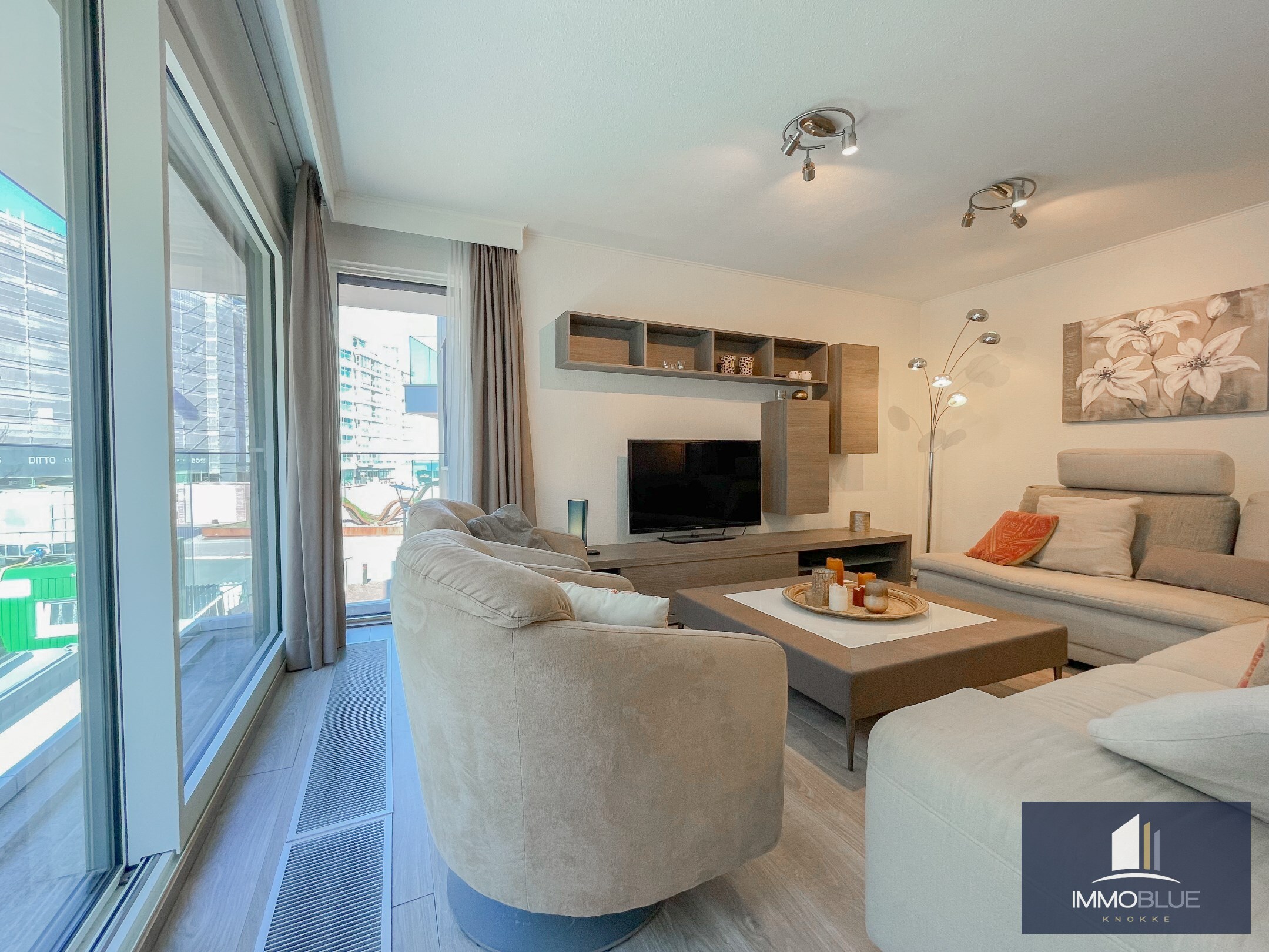 Appartement prêt à emménager situé sur la Place du Phare. 