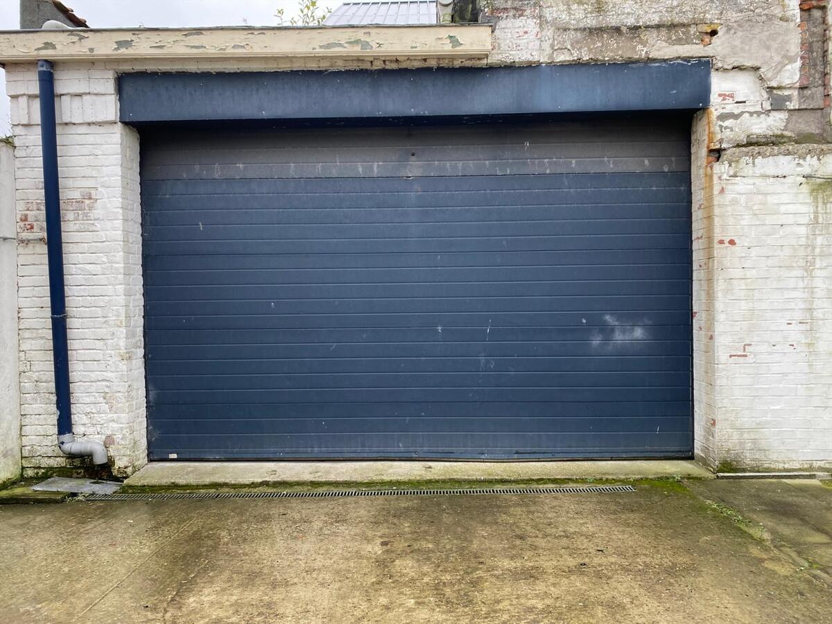 Loods met bouwgrond te Bredene 