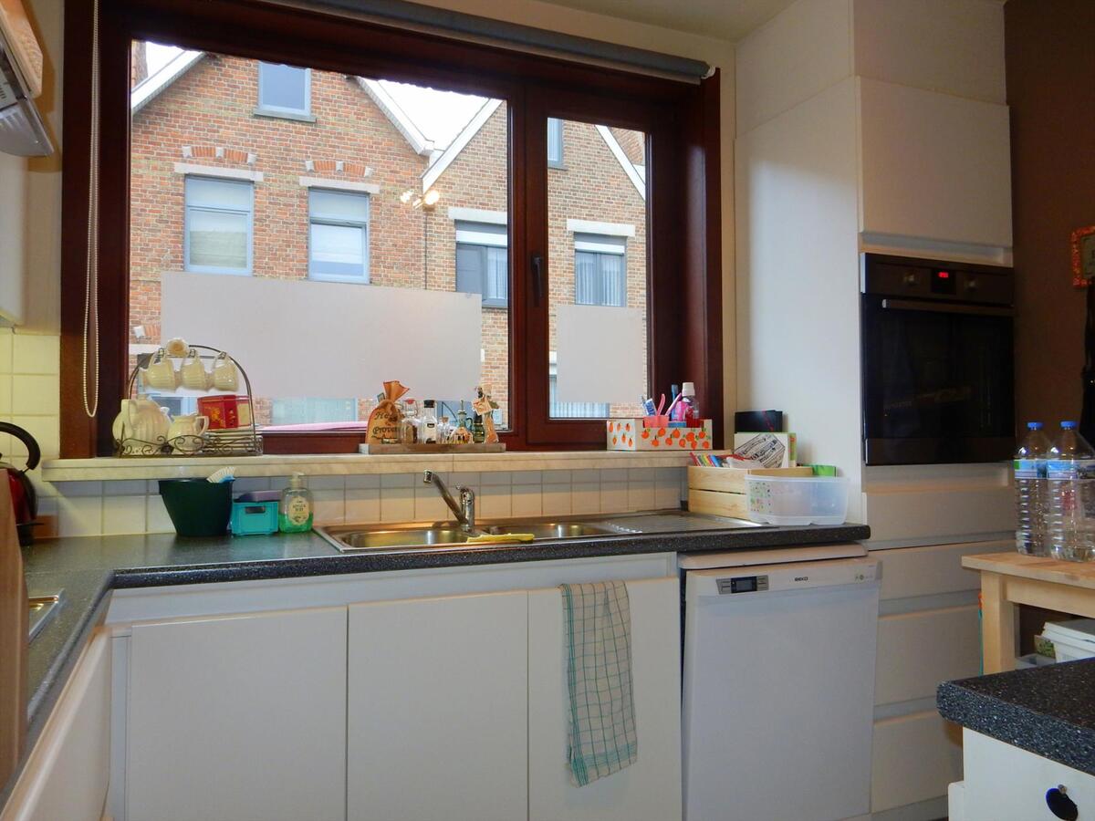 Gezellige rijwoning met tuin en een dubbele garage 