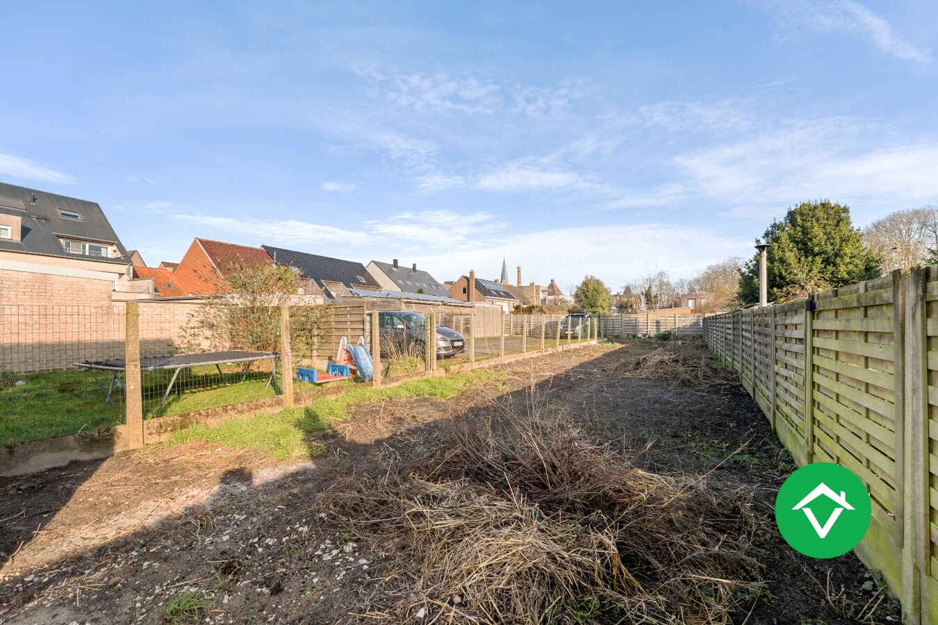 Volledig vernieuwde woning met 3 slaapkamers en bijgebouw in centrum Koekelare 