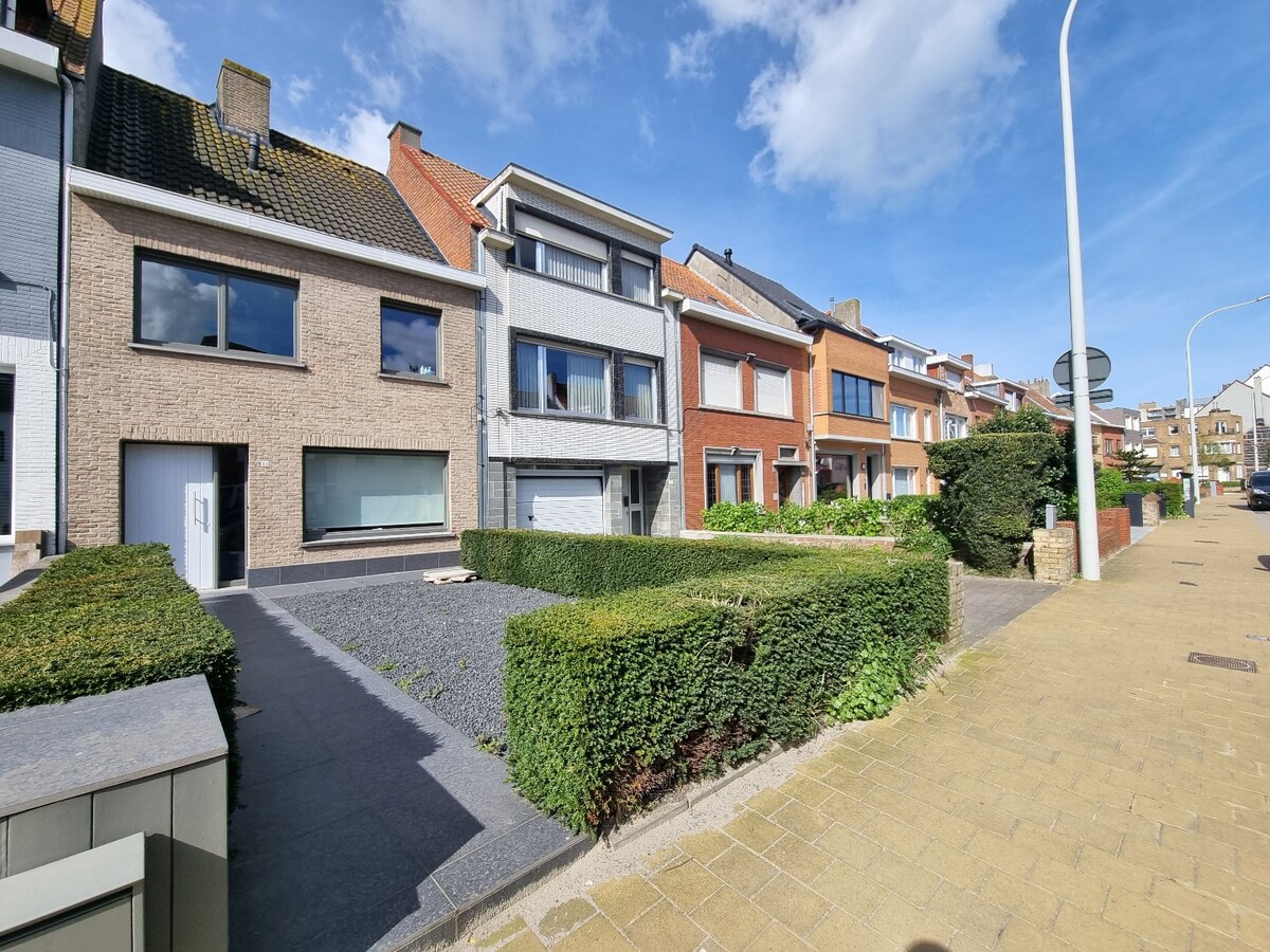 Aangename gezinswoning met tuin, garage &amp; achteruitgang - Heist 