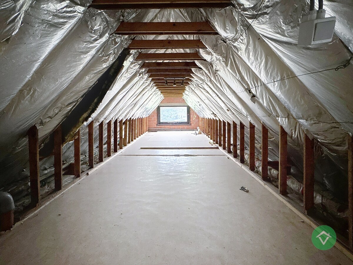 Alleenstaande woning met 4 slaapkamers te Koekelare 