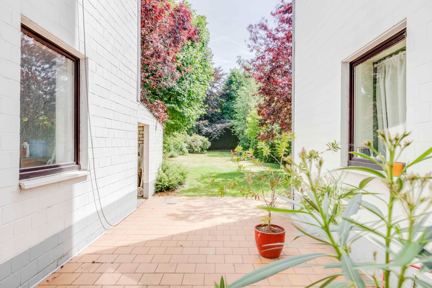 Uniek lichtrijk gerenoveerd appartement te koop in Sint-Amandsberg 