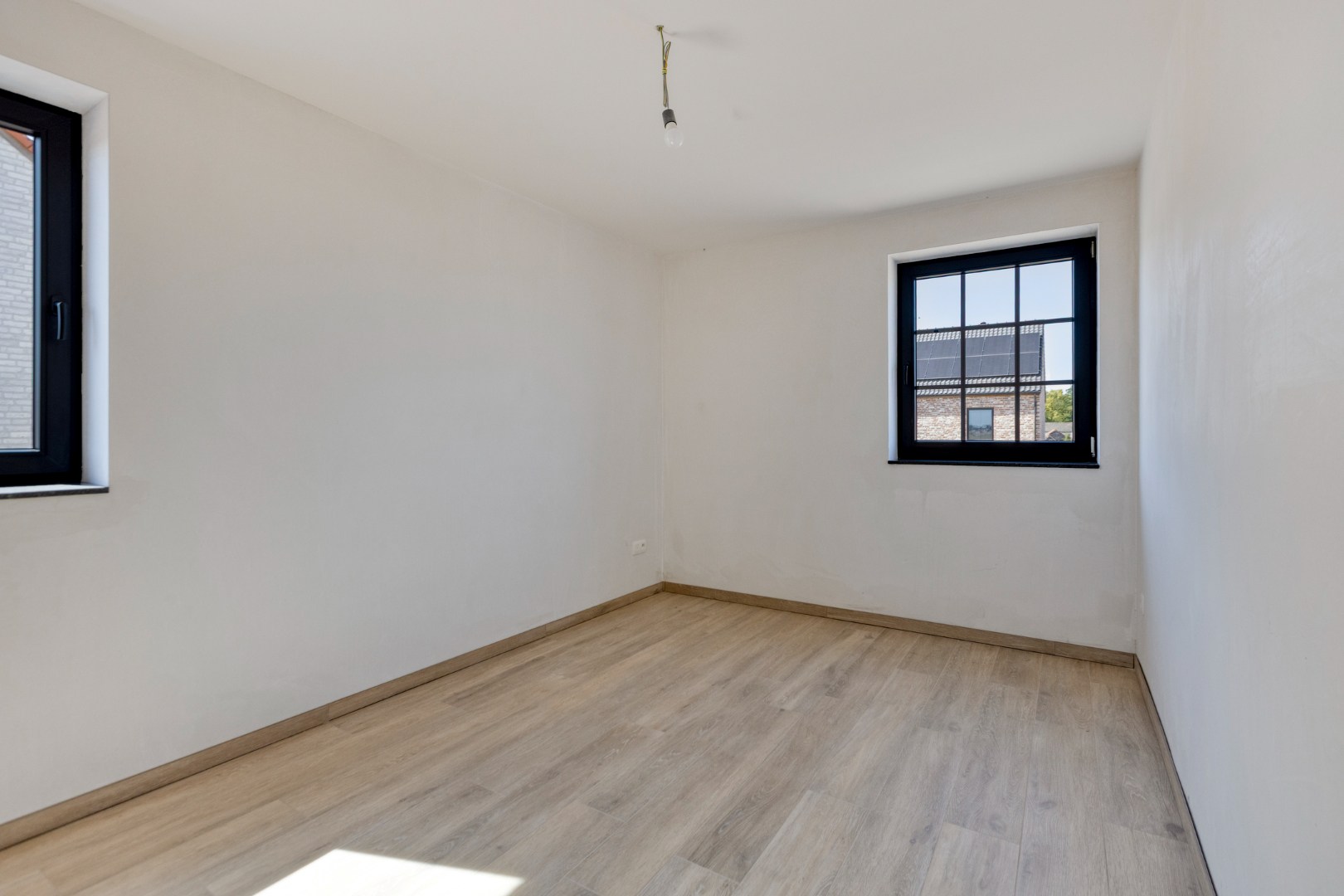 Nieuwbouw-woning in landelijke stijl met 3 slpk op 3 a 82 ca. 