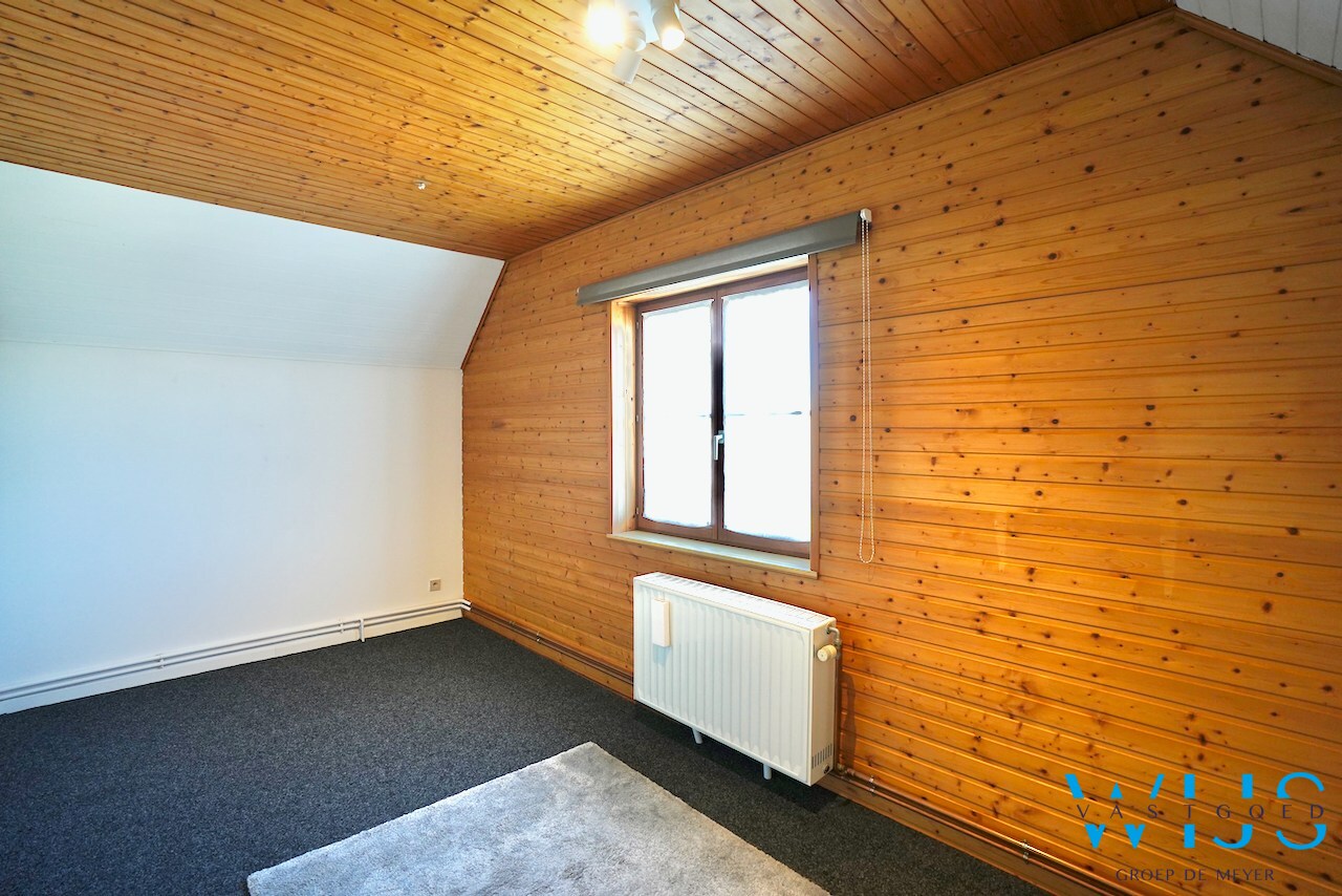 Instapklare gezinswoning met 4 slaapkamers in woonwijk te EVERGEM ! 