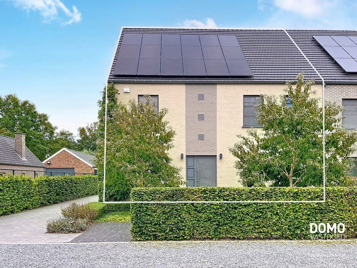 INSTAPKLARE GEZINSWONING MET 3 (MOGELIJK 4) SLAAPKAMERS EN EPC - LABEL A TE NEEROETEREN 