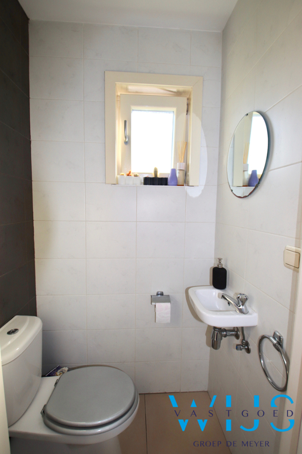 Ruim 3 slaapkamer appartement met garage te ERTVELDE ! 