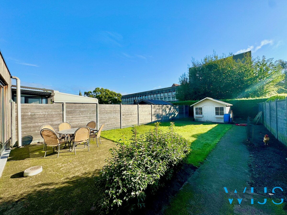 Gezellig instapklaar woonhuis in het hart van Eeklo 