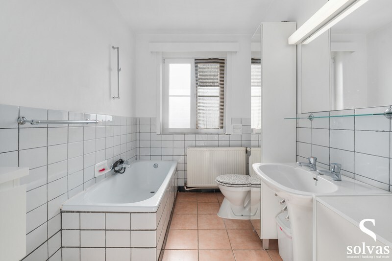 Prachtige open bebouwing met tuin, terras, garage en 4 slaapkamers in Lotenhulle 