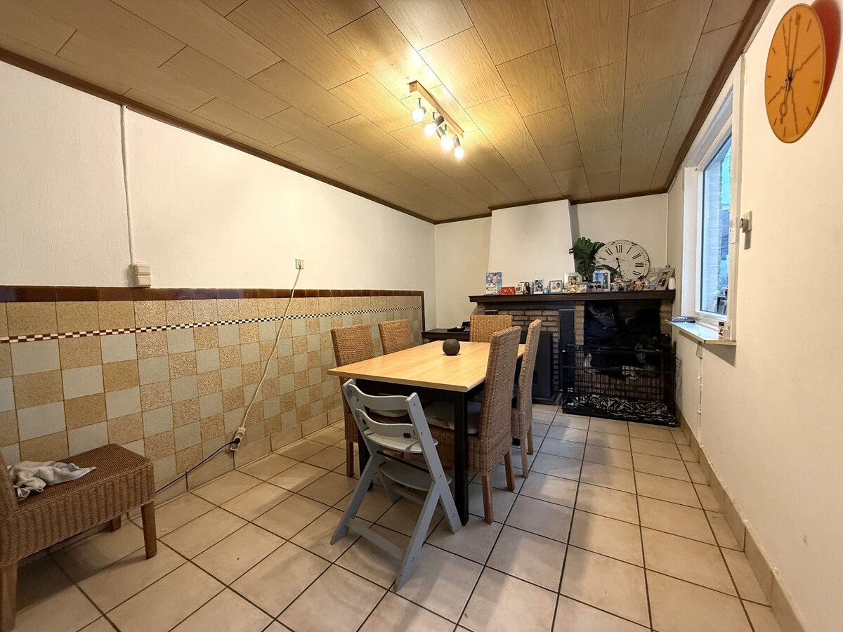 Twee woningen met totaal 5 slaapkamers en tuin te centrum Roeselare 