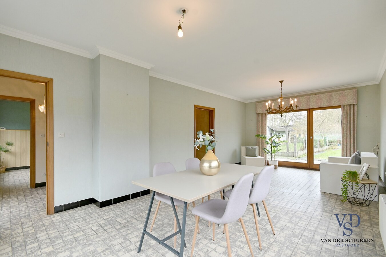 Degelijke eigendom met mogelijkheden 