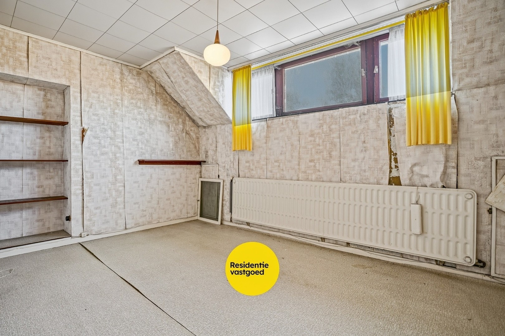 Renovatiewoning met 5 slaapkamers en zonnige tuin in het centrum van Woumen (Diksmuide) 