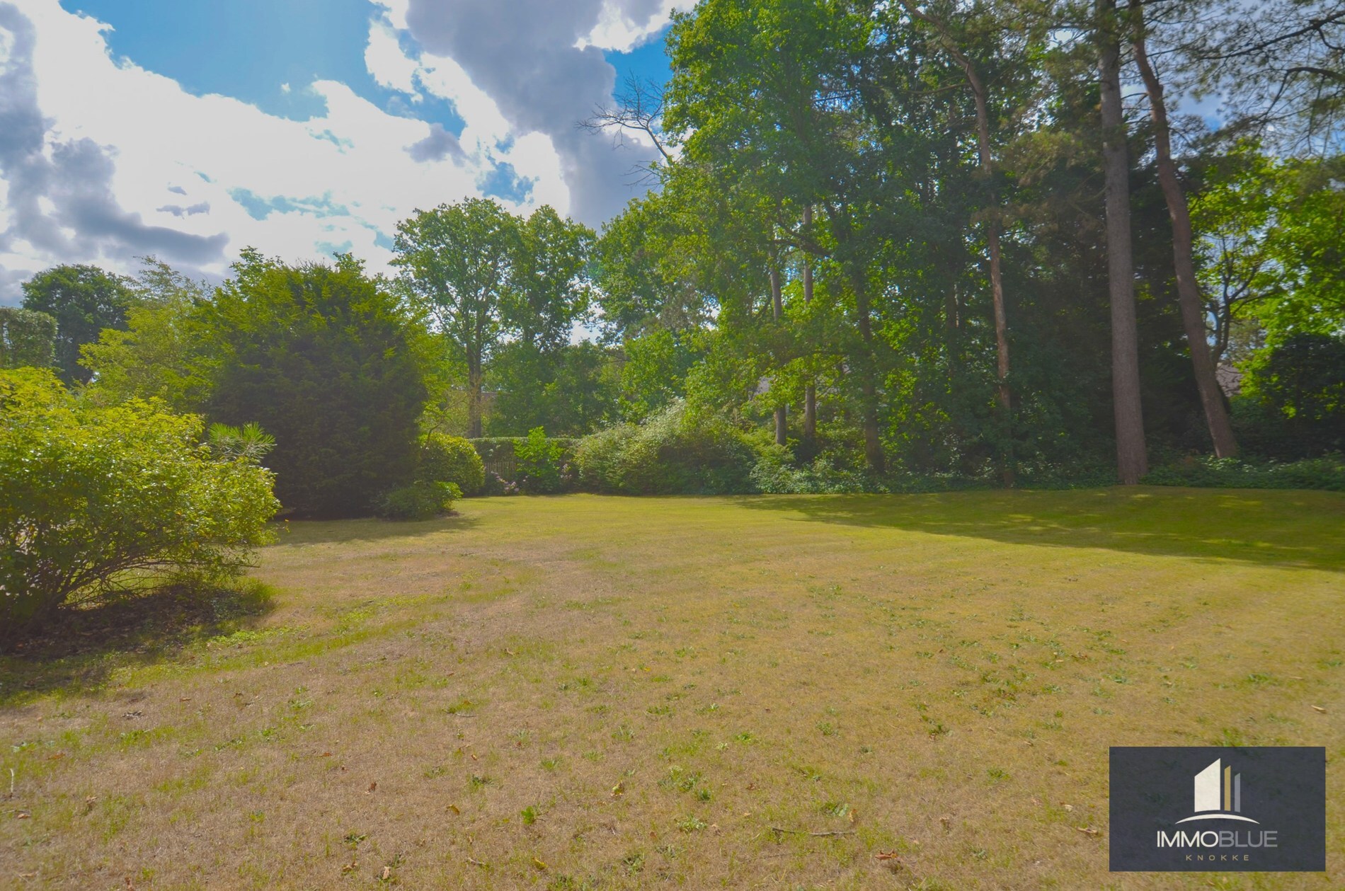 Exclusieve villa met veel privacy gelegen op een absolute toplocatie in het Zoute. 