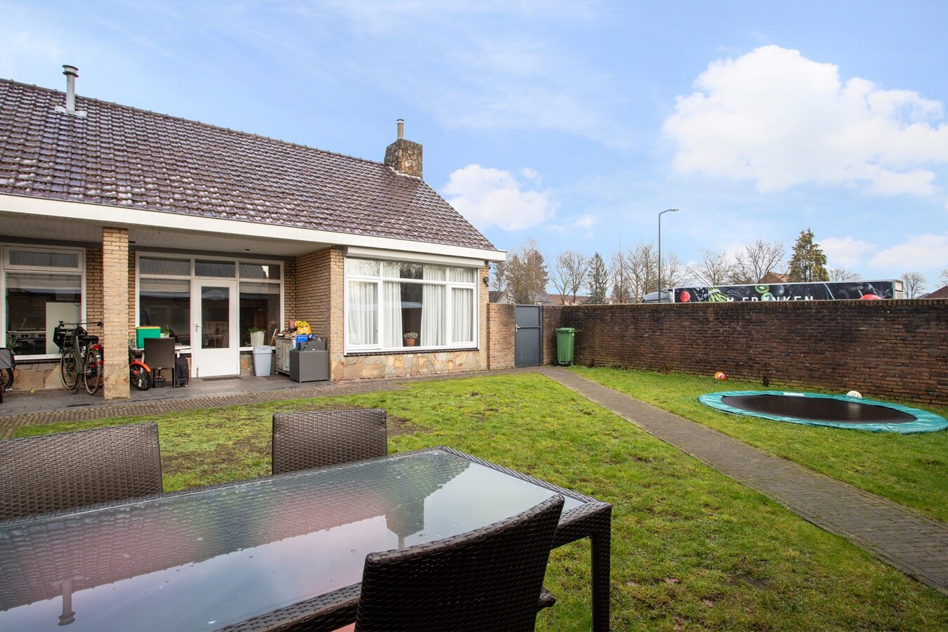 Uniek woon-winkelpand met bedrijfs-, en buitenruimte op toplocatie in Reusel. 