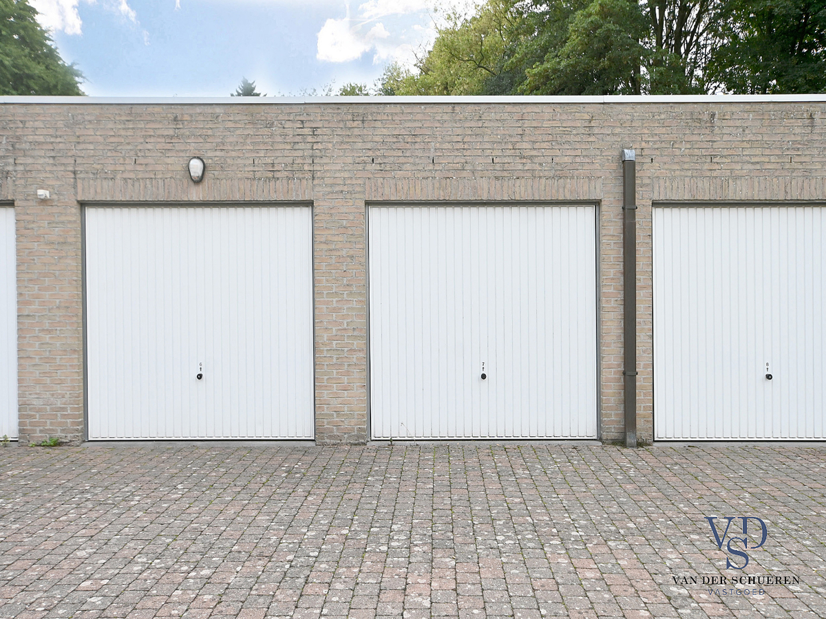 Tijdloos, ruim 1-slpk-appartement mét garagebox te centrum Gavere 