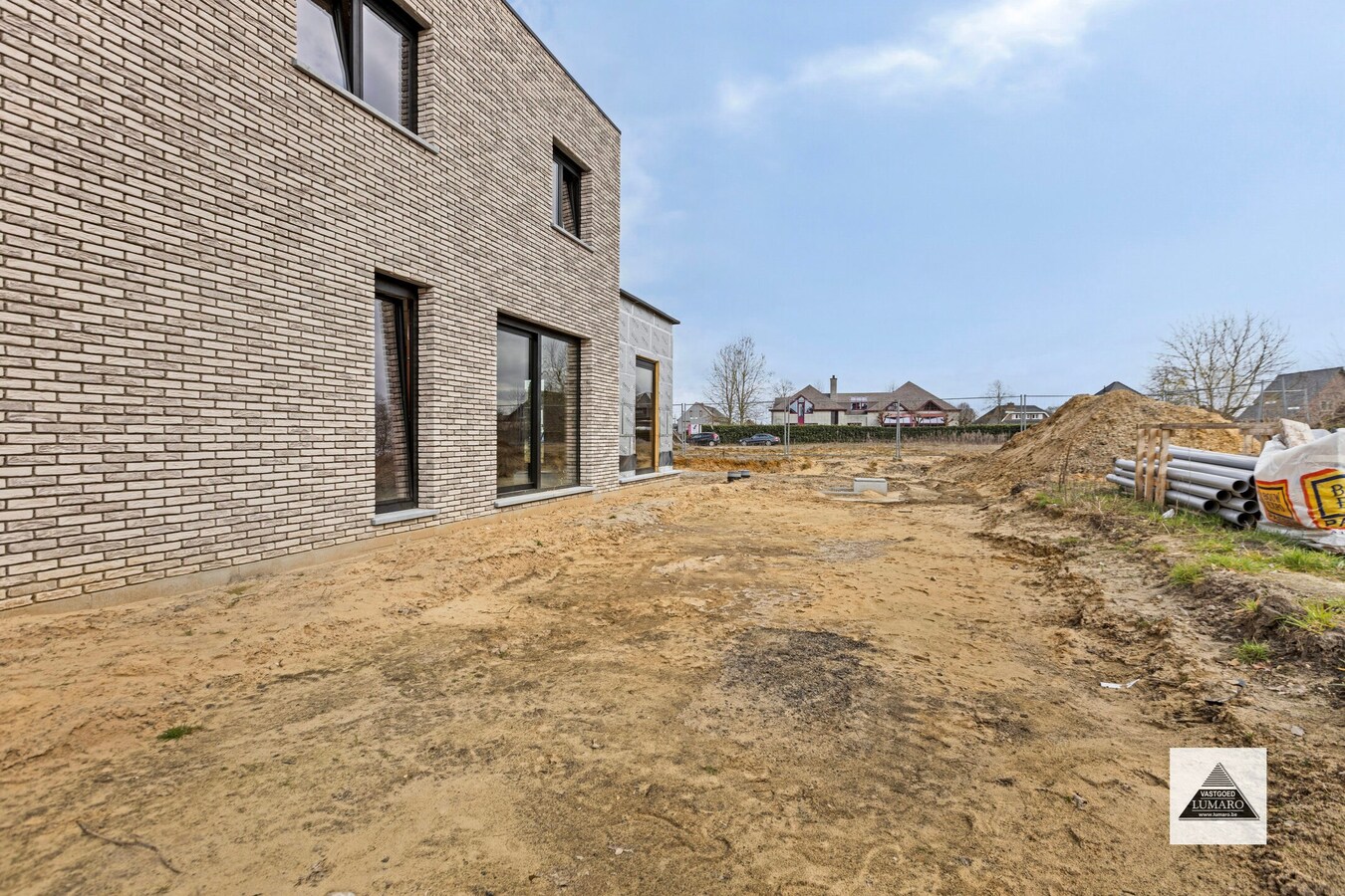 Nieuwbouw instapklare woning met 4 slaapkamers (waarvan 1 gelijkvloers) 