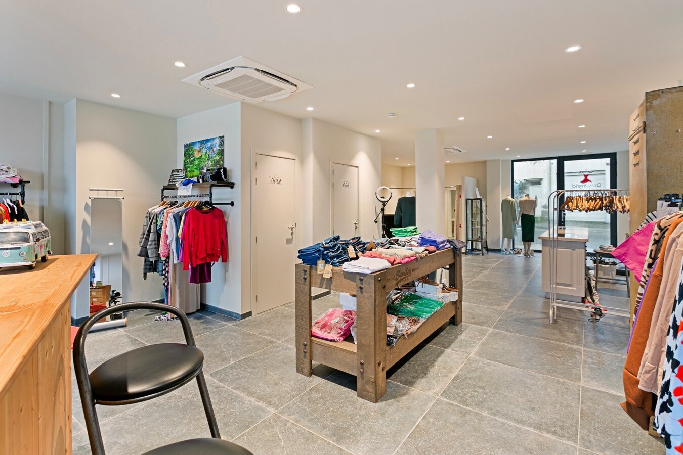 Loué commerce - Halle