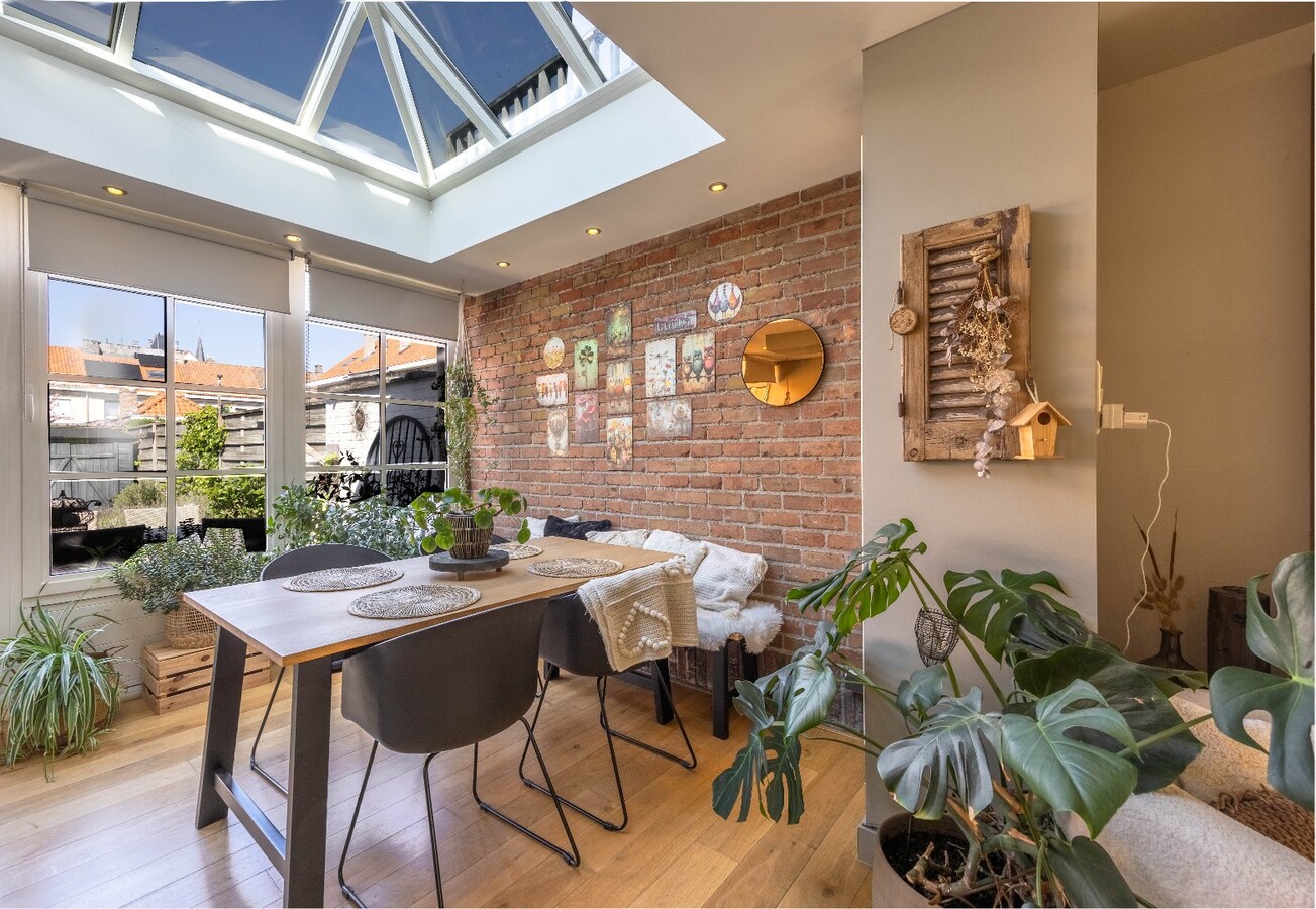 Charmante en lichtrijke gezinswoning met tuin in rustige, groene omgeving te Heist. 