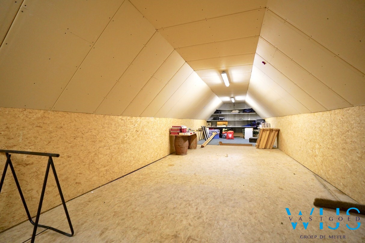 Multifunctioneel woonhuis met magazijn/praktijkruimte te ERTVELDE ! 