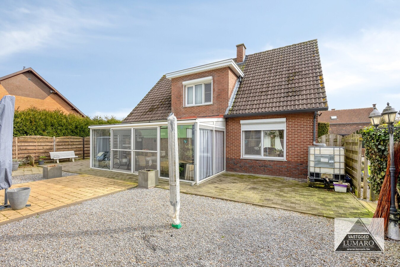 Landelijk gelegen goed onderhouden vrijstaande woning 