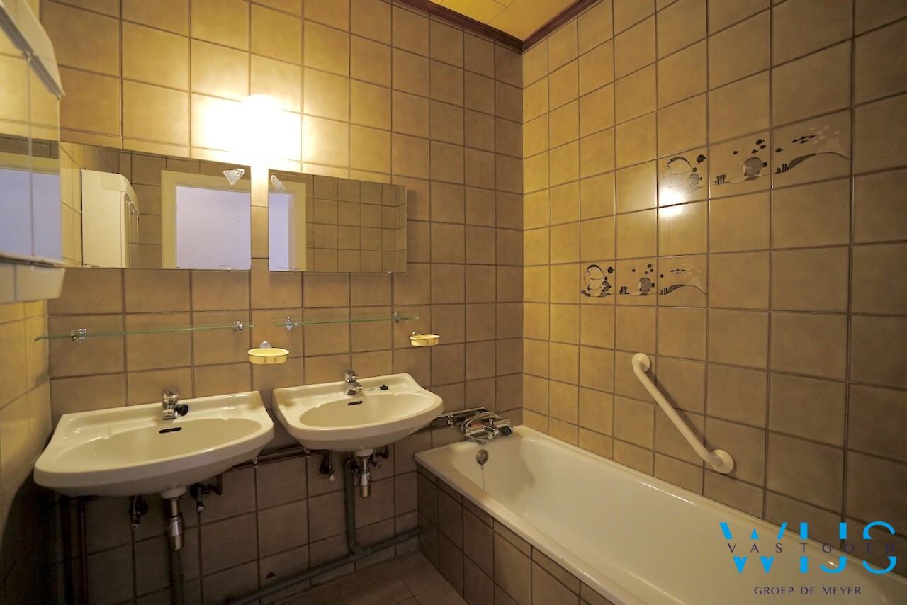 Open bebouwing in rustige woonwijk te Kluizen! 