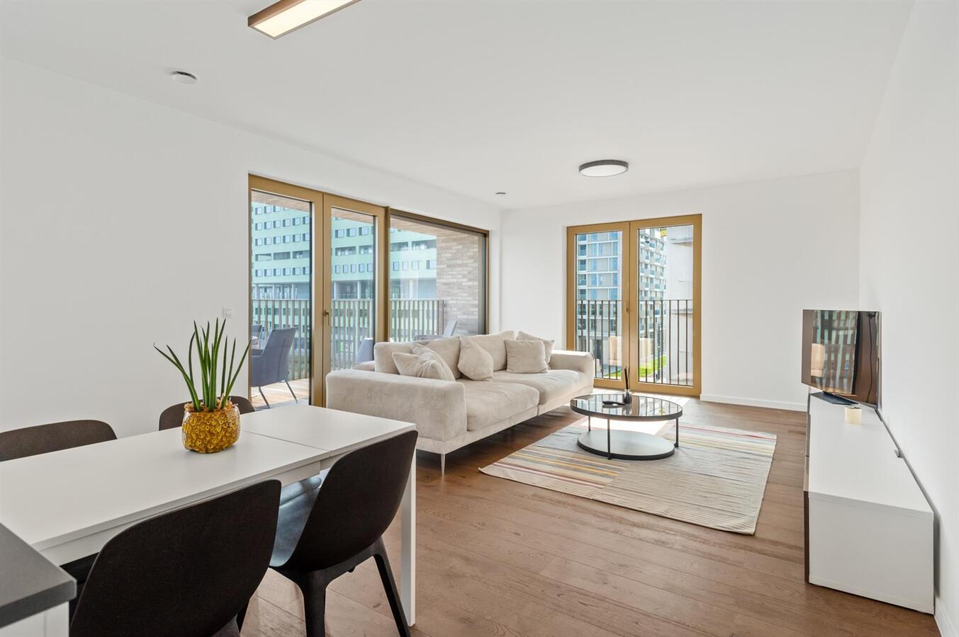 Hoekappartement met terras en uitzicht op 't Eilandje! 