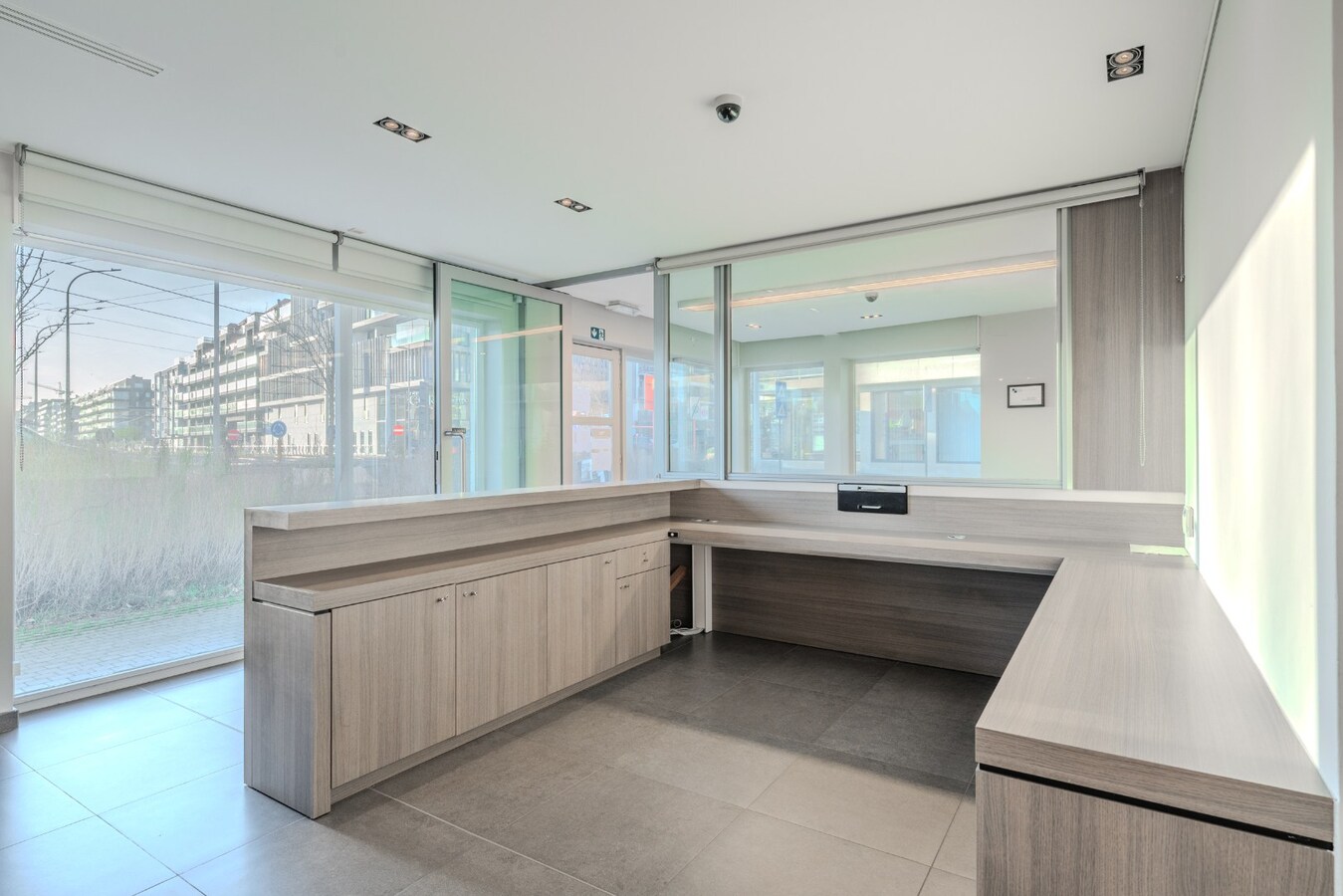 Standingvol handelspand op topligging in Nieuwpoort-Bad 