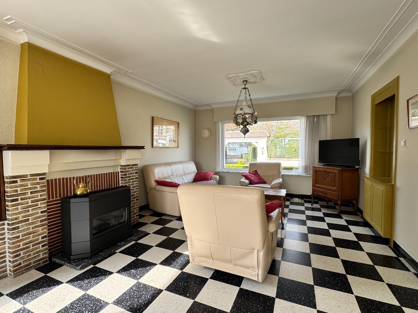 Verzorgde open bebouwing met tuin en garage in Zulte 