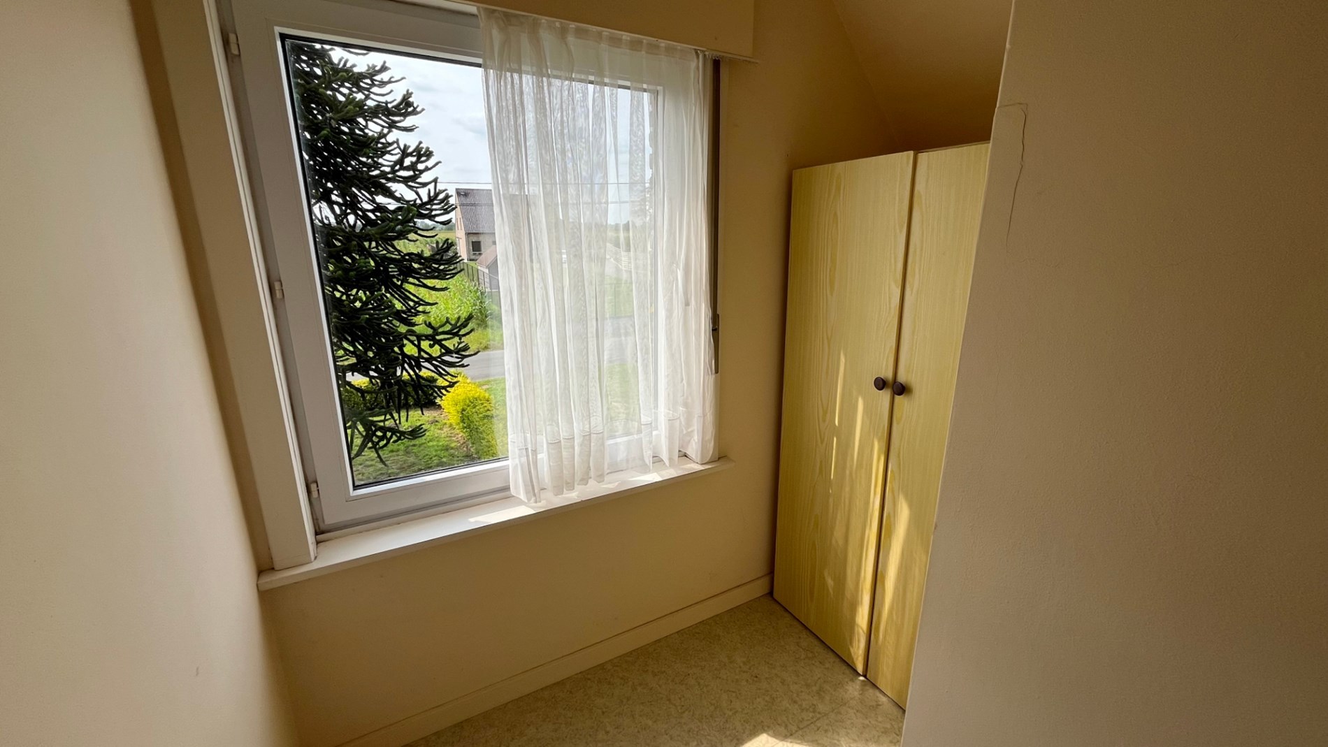 Ruime woning met een grote tuin 