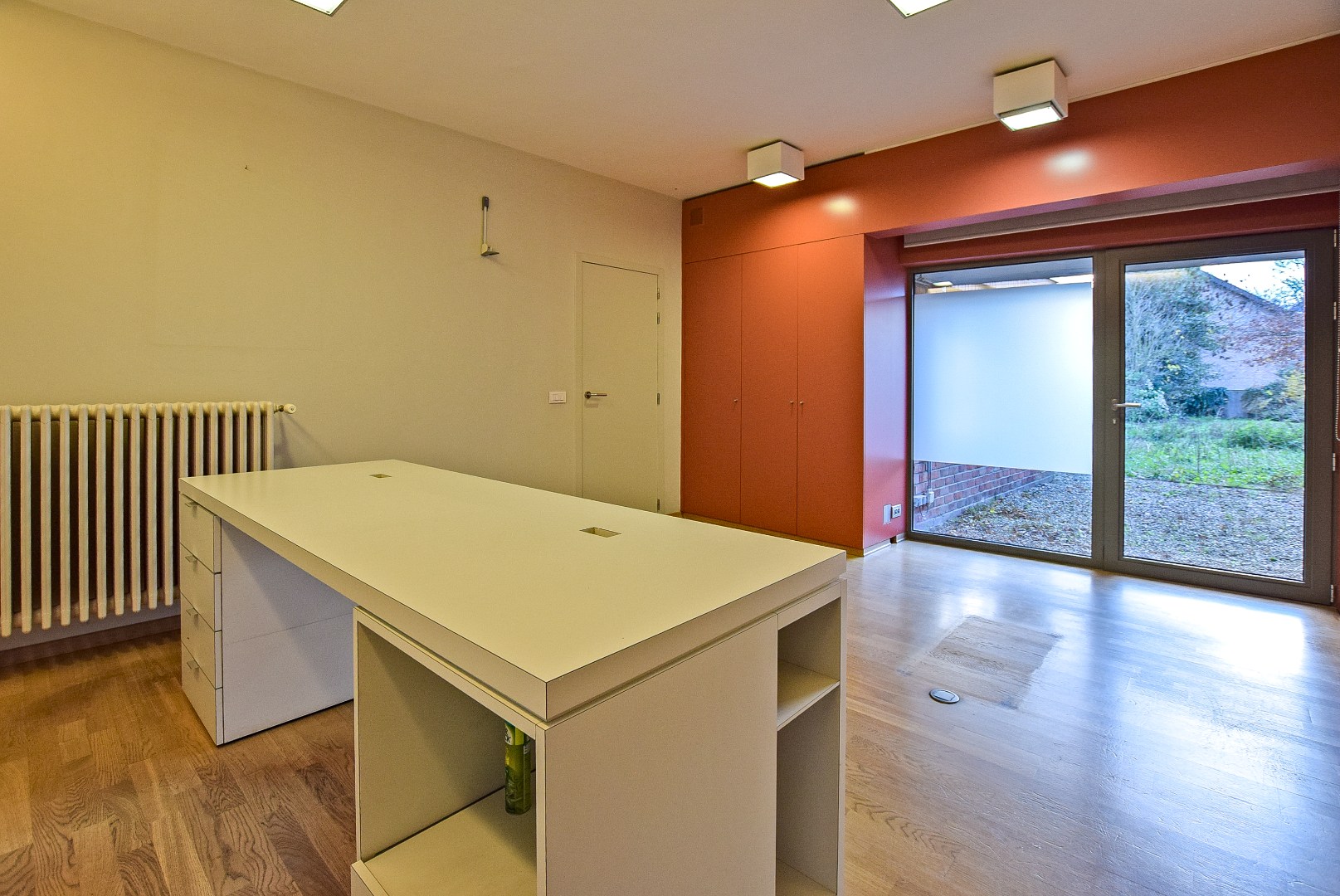 Instapklare eigendom met tal van mogelijkheden in hartje Poperinge. 