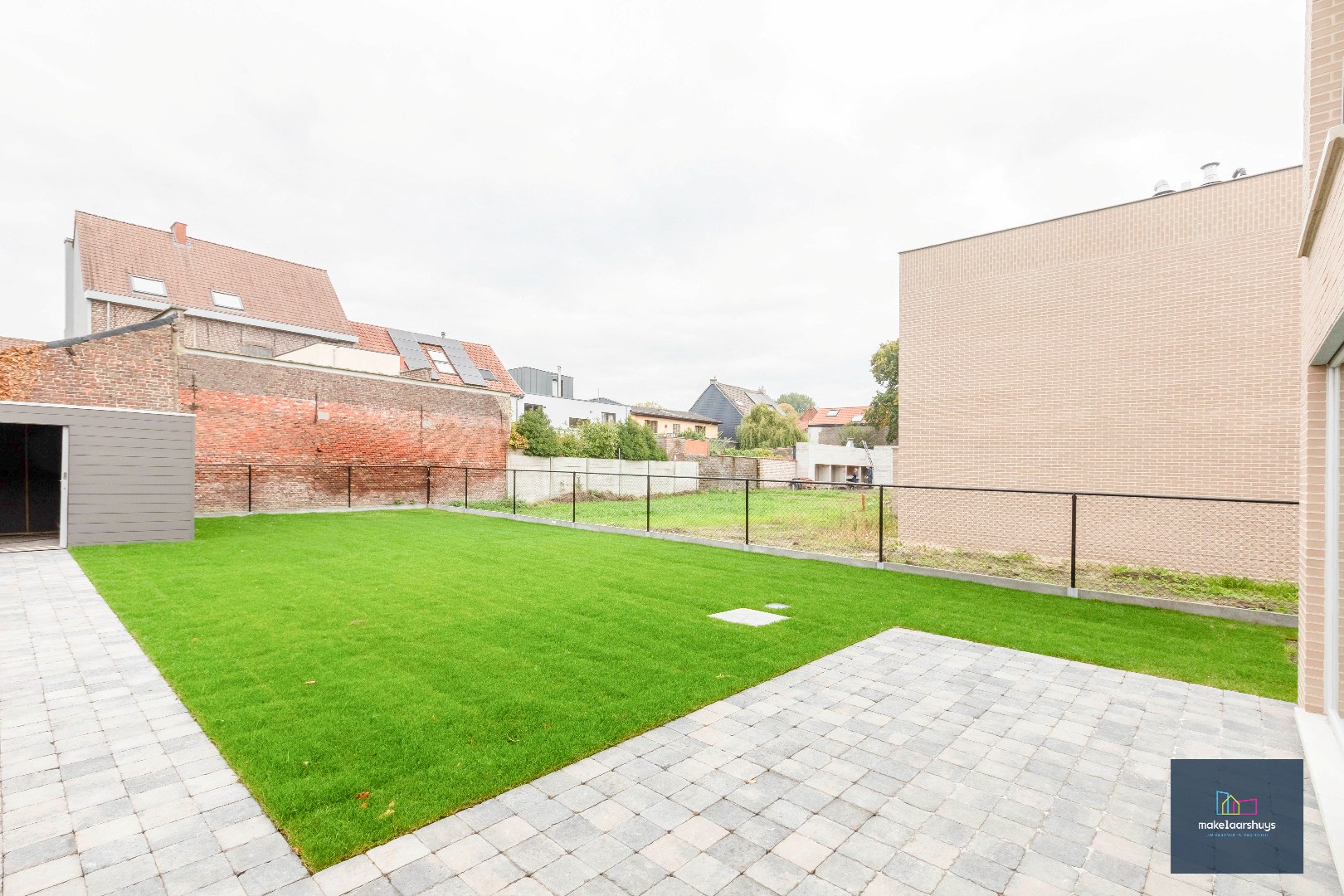 Energiezuinige nieuwbouwwoning met 3 slaapkamers , tuin en staanplaats 