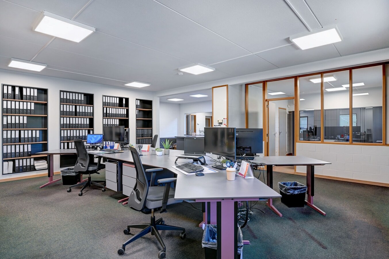 Uitzonderlijk kantoorgebouw met woonst 