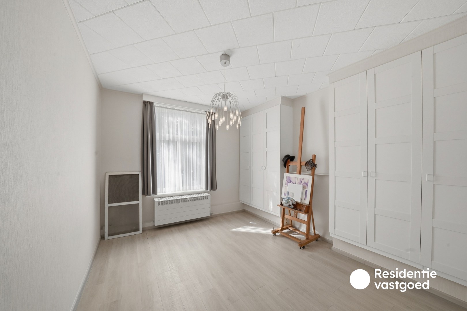 Ruime gezinswoning met 4 slaapkamers, tuin en zonnepanelen in Zandvoorde 