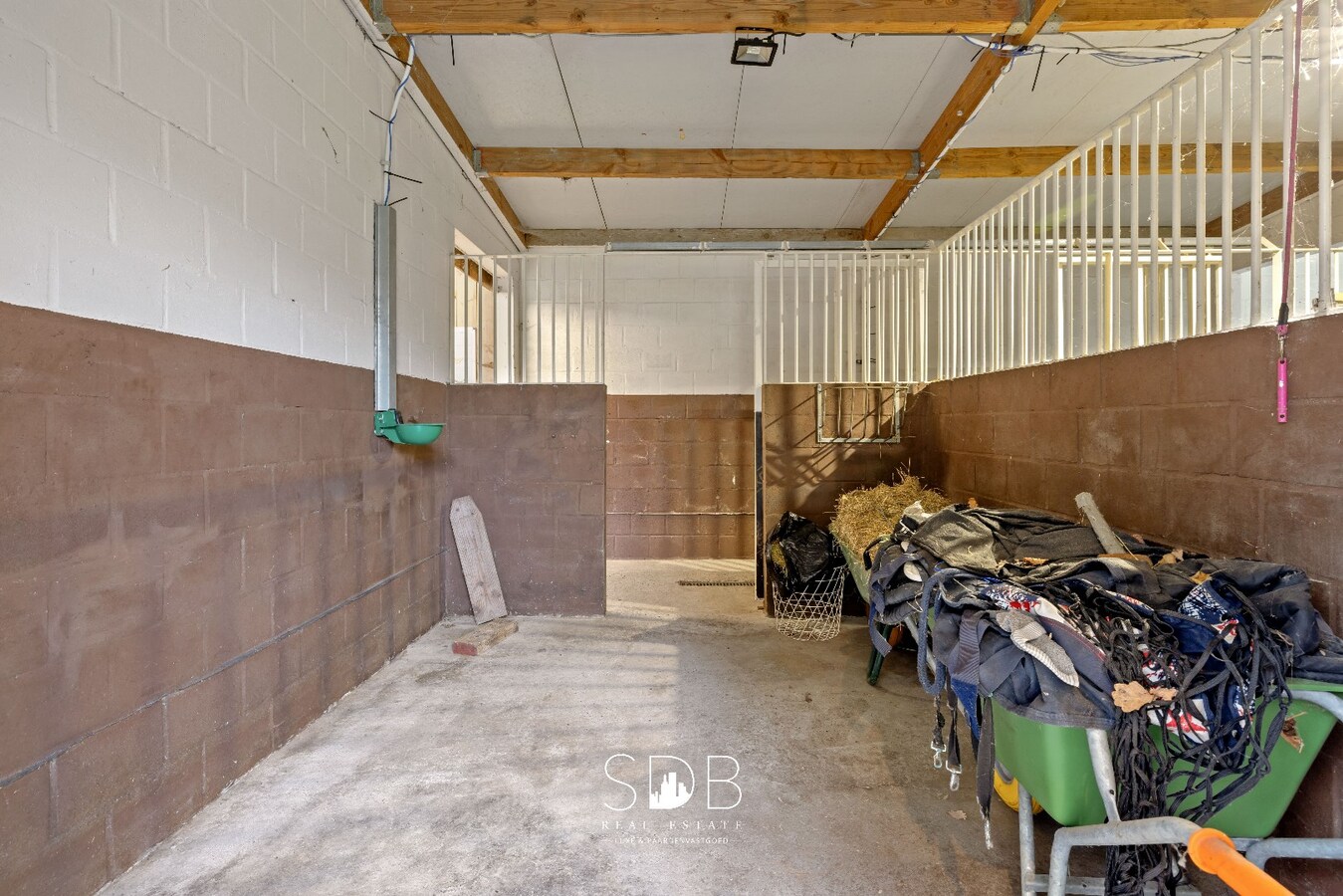 Prachtige woning met paardenfaciliteiten op 11.703m² 