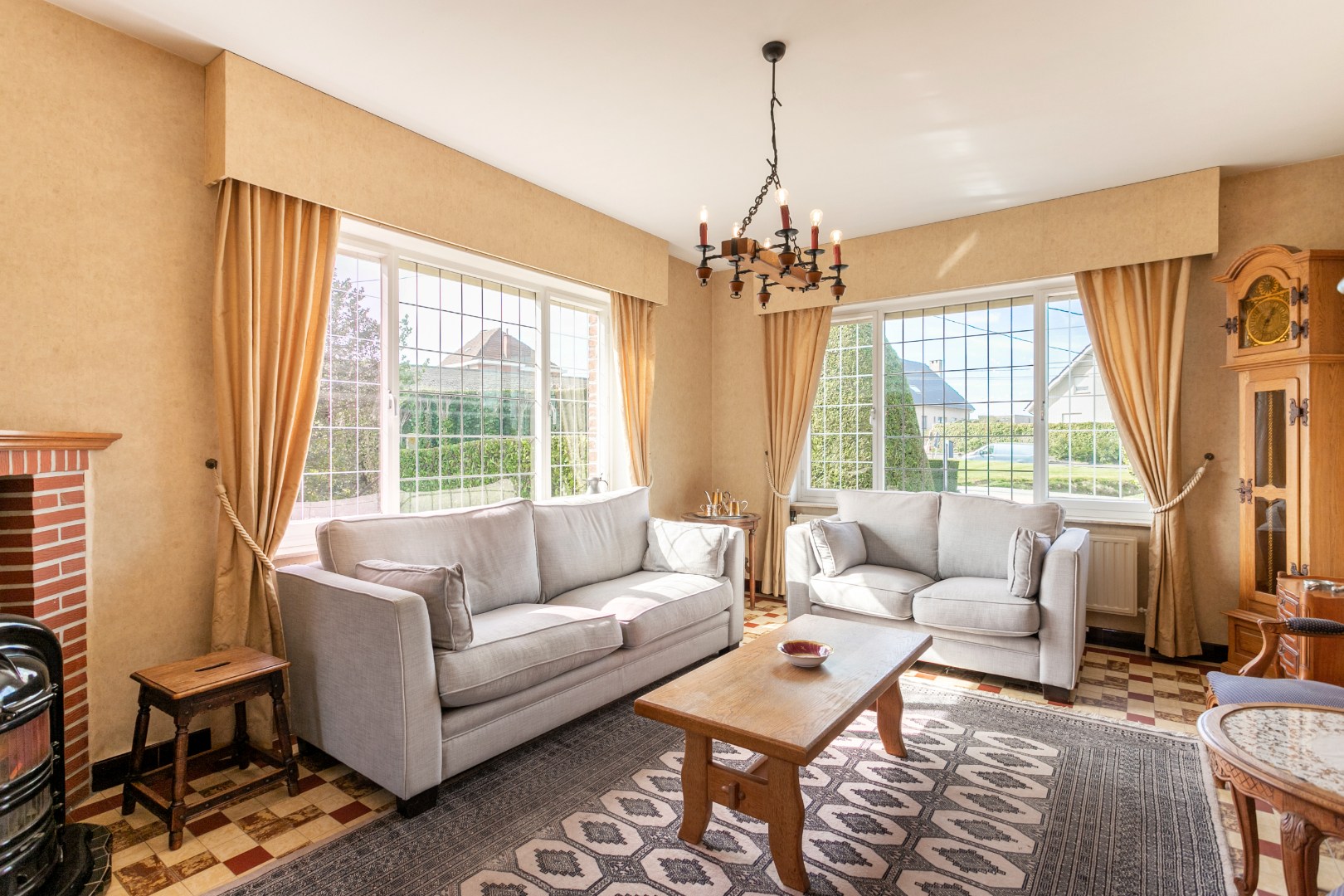 Te renoveren woning met 5 slpks op topligging in Dworp 