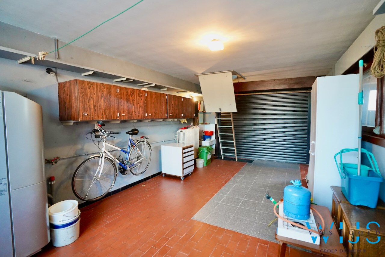 Ruime bungalow op een ideale locatie te Ertvelde ! 