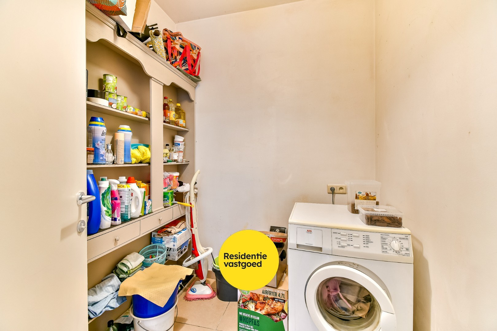 Opbrengsteigendom met 3 appartementen en 3 garages 