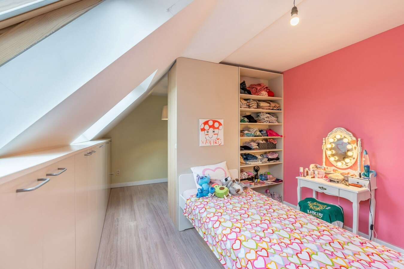 Luxe duplex appartement met 3 slaapkamers, bouwjaar 2008, 170m² bewoonbare oppervlakte. 