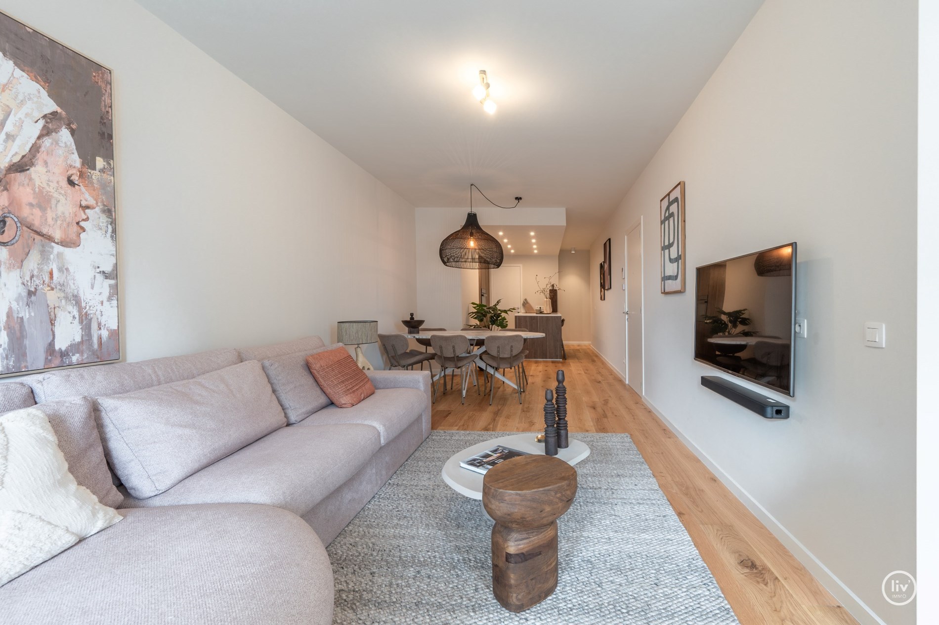 Nieuwbouw appartement met 3 slaapkamers gelegen in de Lippenslaan, het appartement is compleet gemeubeld. 