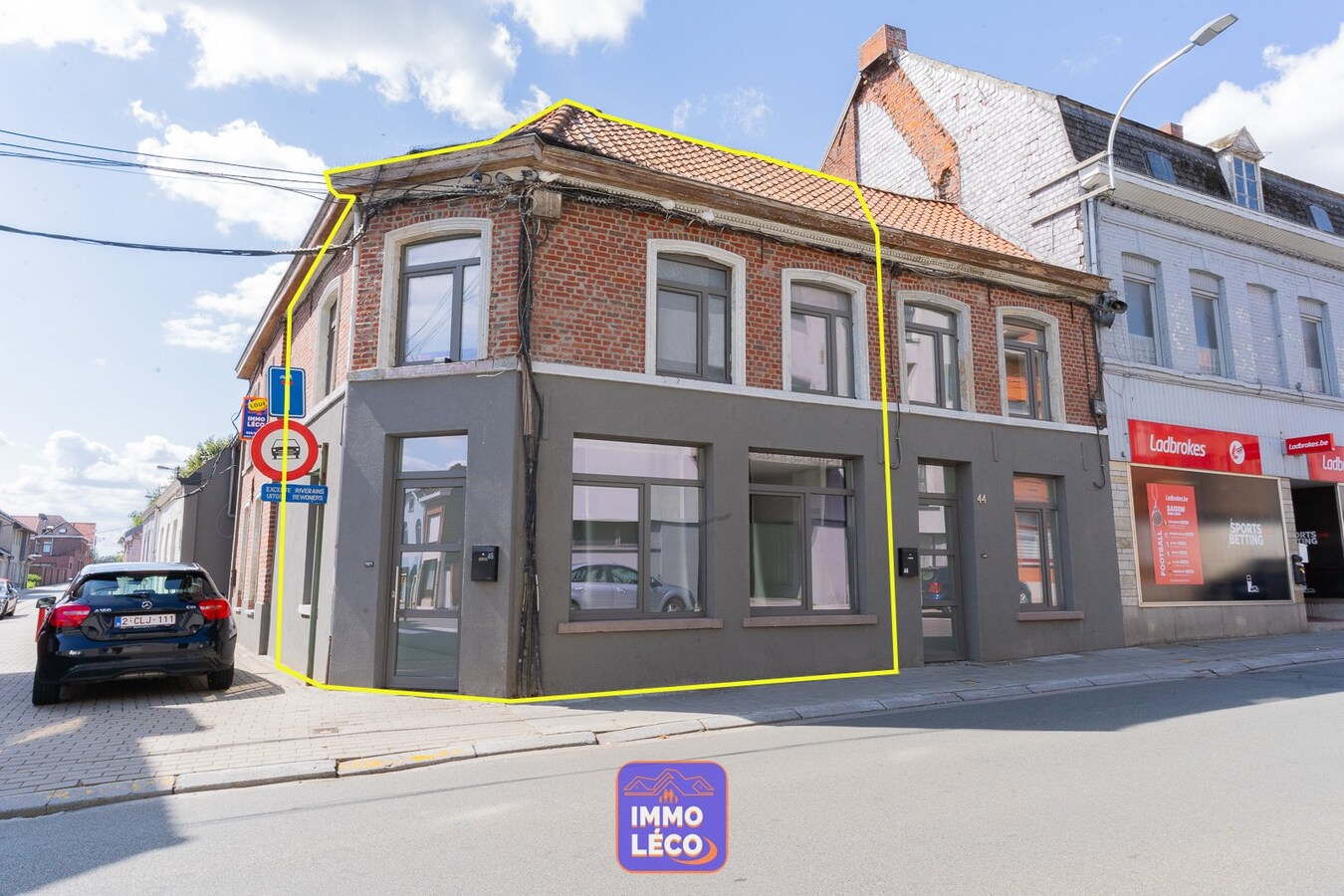 Maison avec cour, située dans le centre d'un village prisé ! 